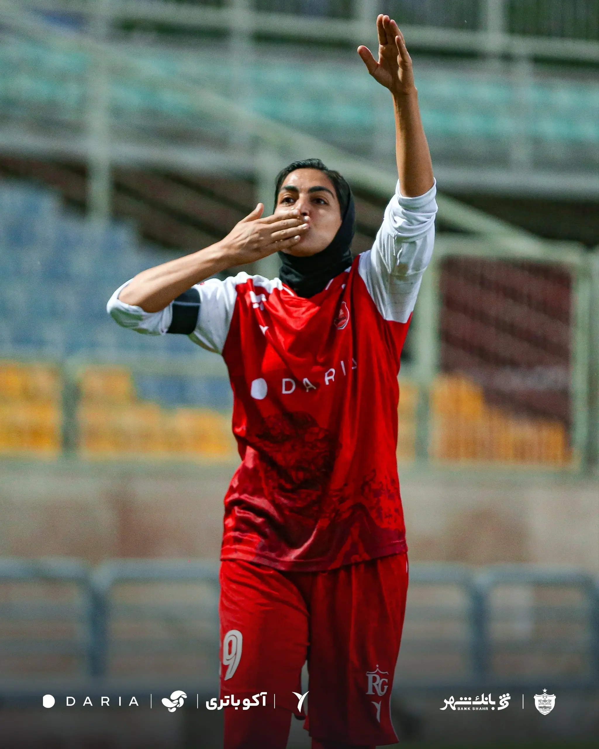 دربی زنان (پخش زنده + گزارش زنده)