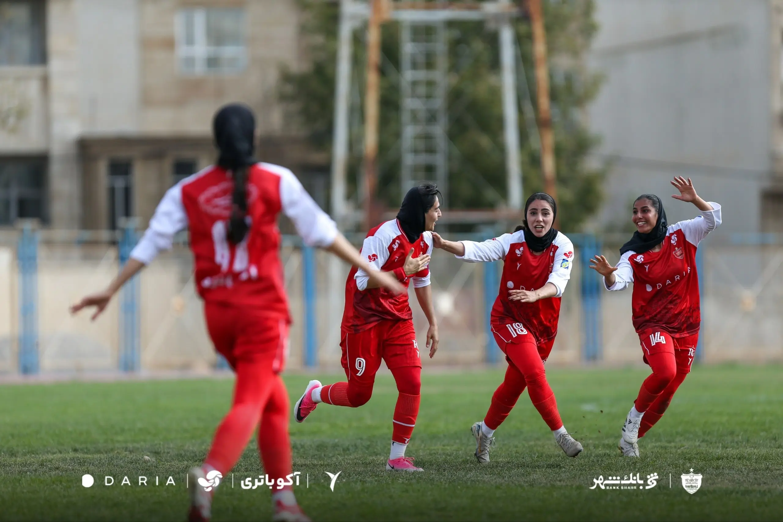 پخش زنده فوتبال زنان پرسپولیس و استقلال 6 آبان 1405 | لیگ برتر فوتبال زنان ایران