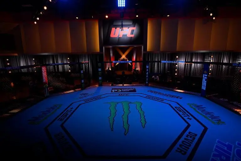 پخش زنده UFC بامداد 5 مهر 1405