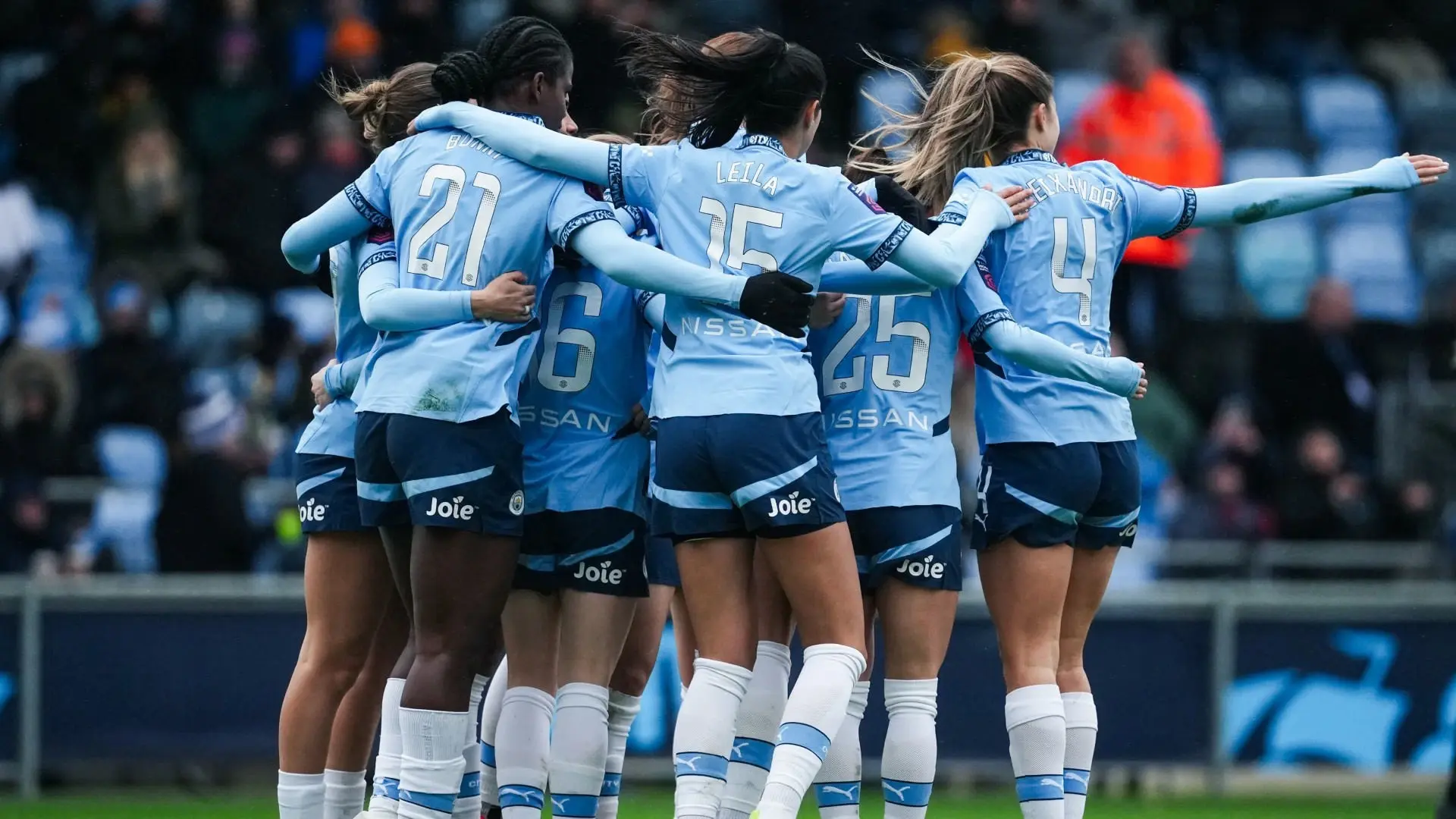 پخش زنده فوتبال زنان منچستر سیتی و منچستر یونایتد 24 آبان 1404 | هفته نهم سوپرلیگ زنان انگلیس 2026_2025