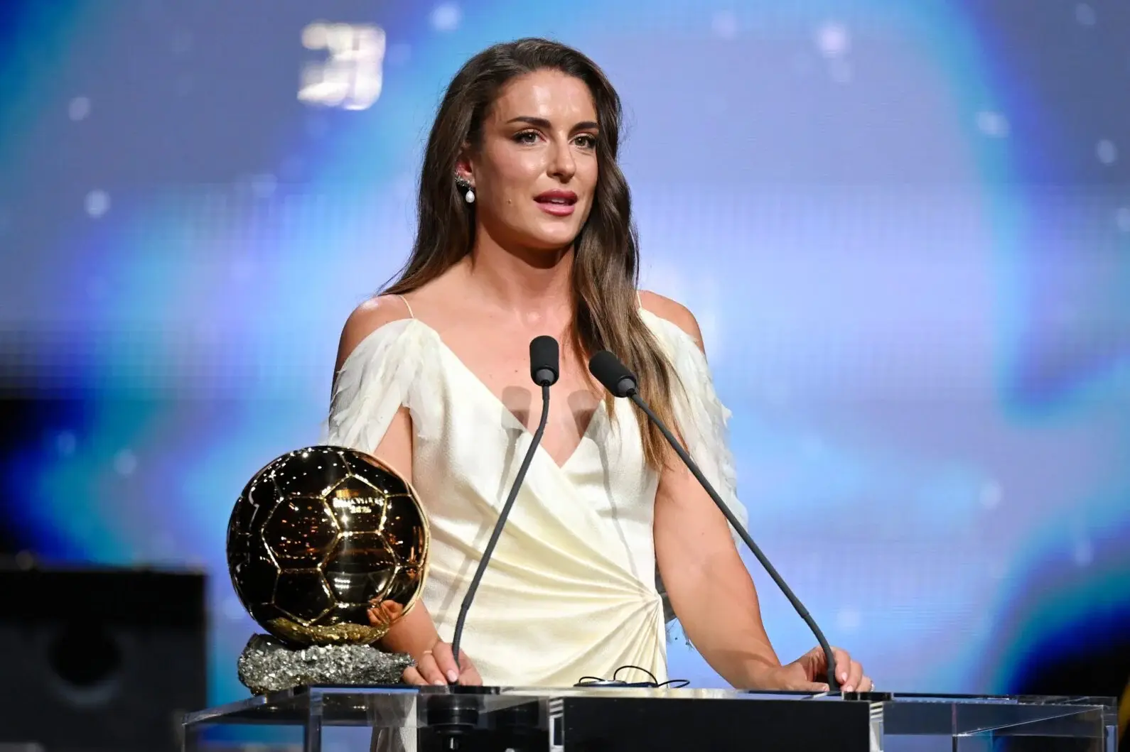 منتخب تصاویر الکسیا پوتیاس با توپ طلا 2026