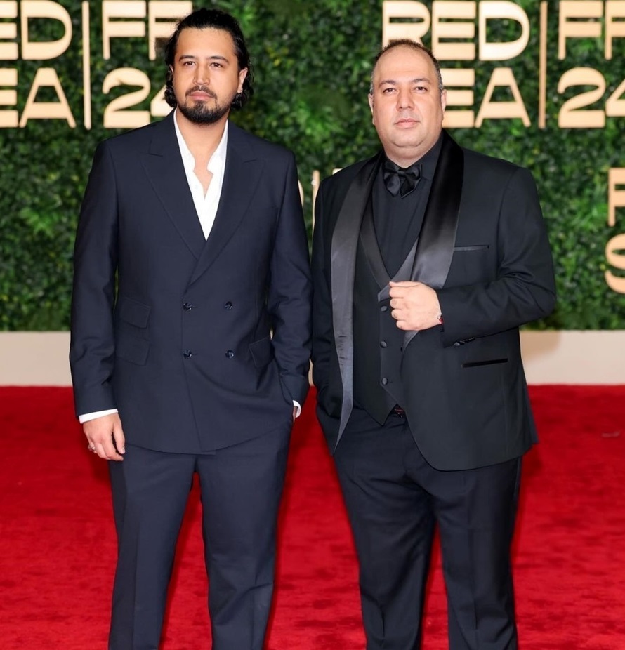 برنامه نیمه شب با علی اوجی