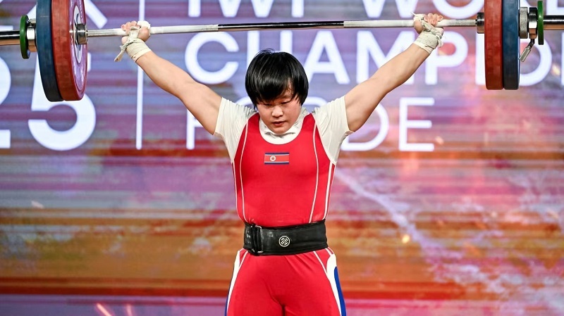 برنامه و نتایج کامل وزنه برداری قهرمانی جهان 2025